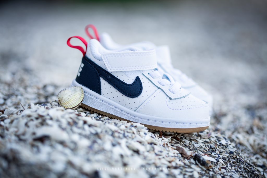 photo chaussures bébé nike plage